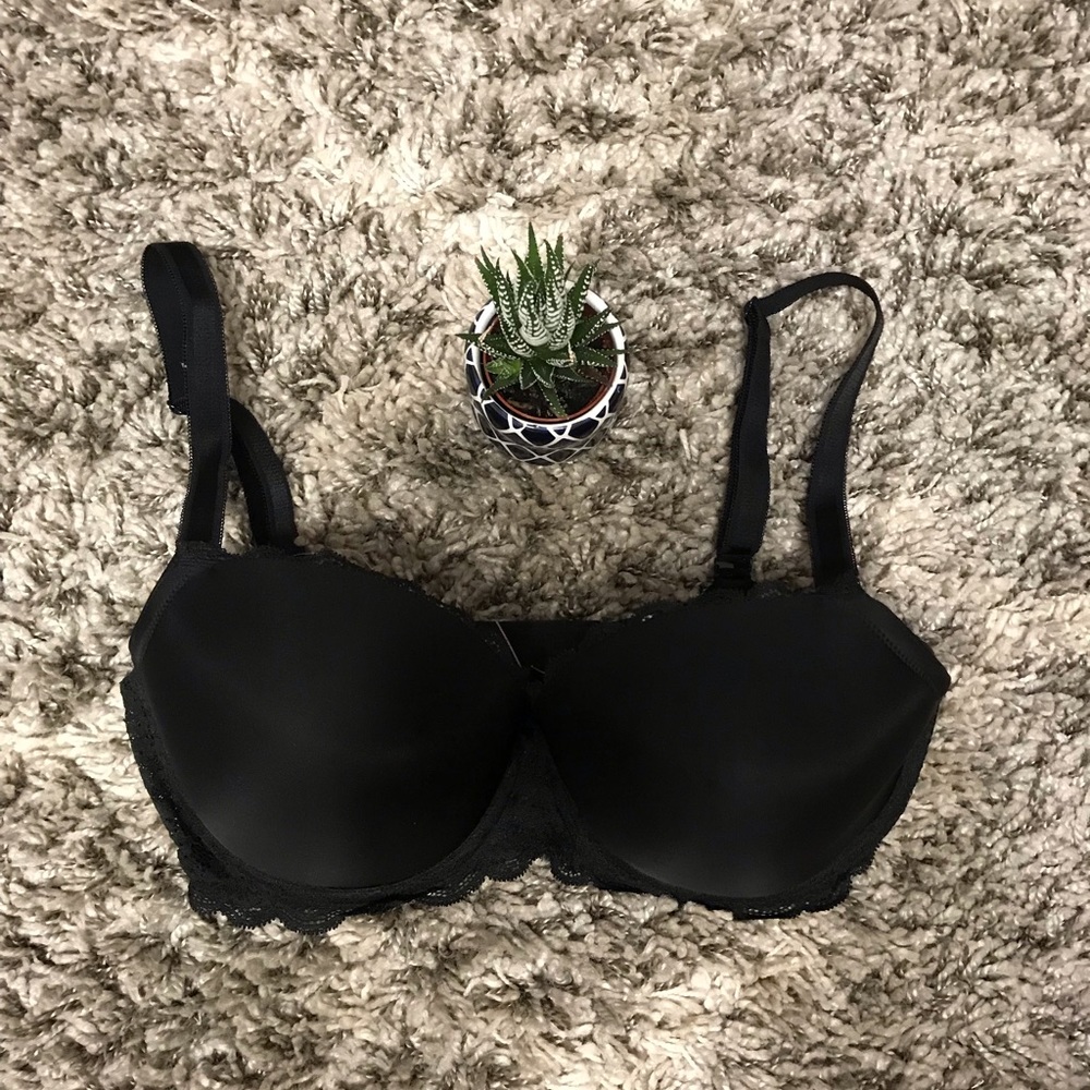 Victoria Secret 34DDD Black Bra